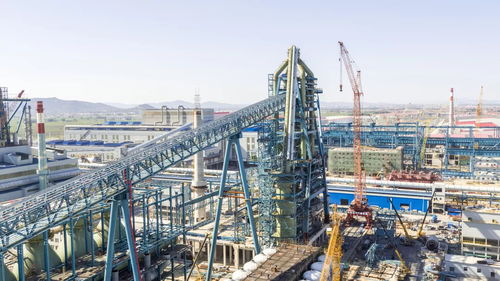 2號高爐下降管安裝就位 高爐本體工程接近尾聲，木工工程穩步推進